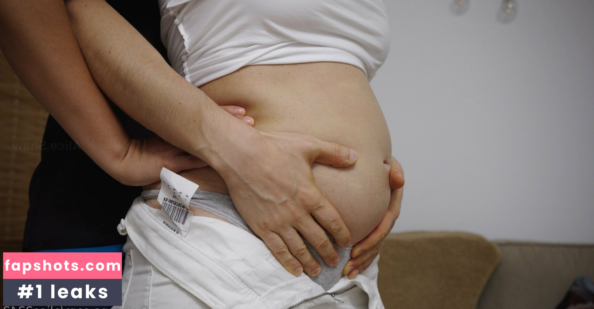 alice2242 gallery photo #12