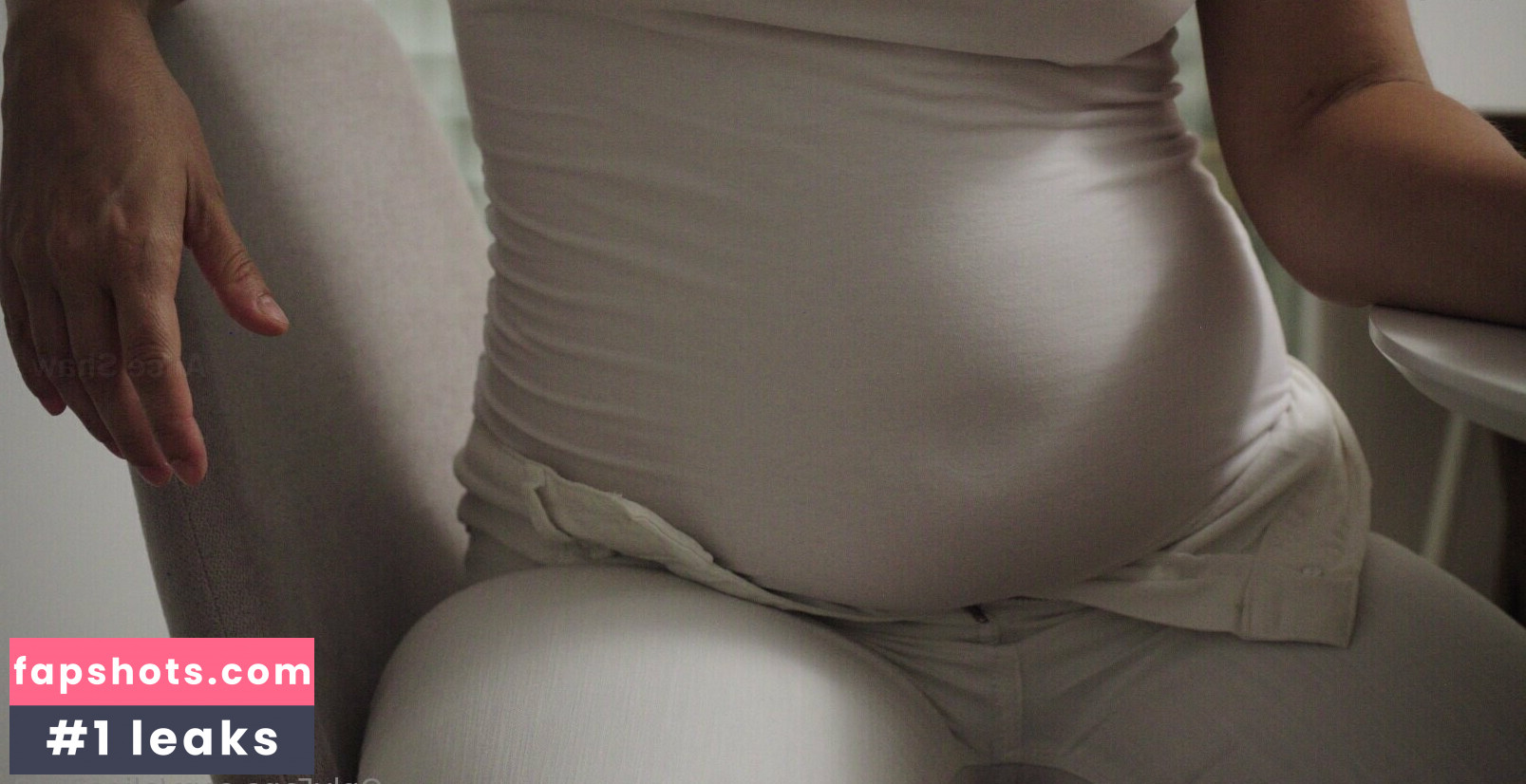 alice2242 gallery photo #16