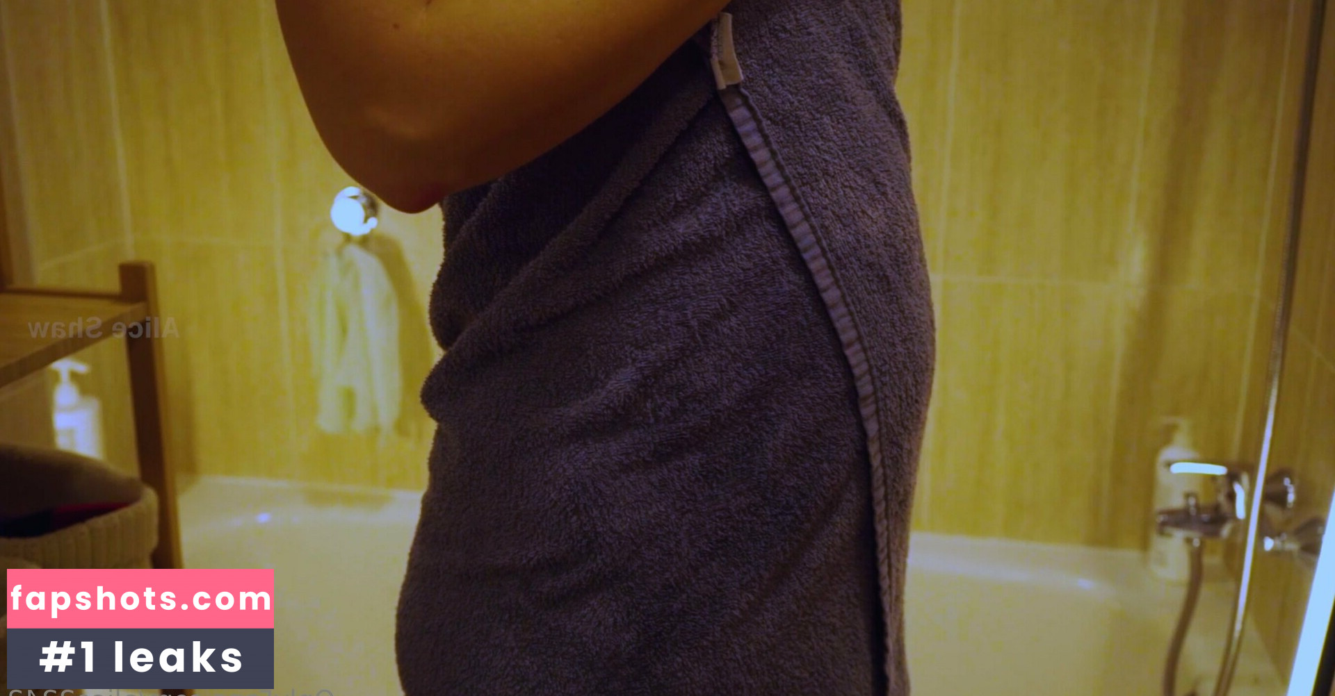 alice2242 gallery photo #39