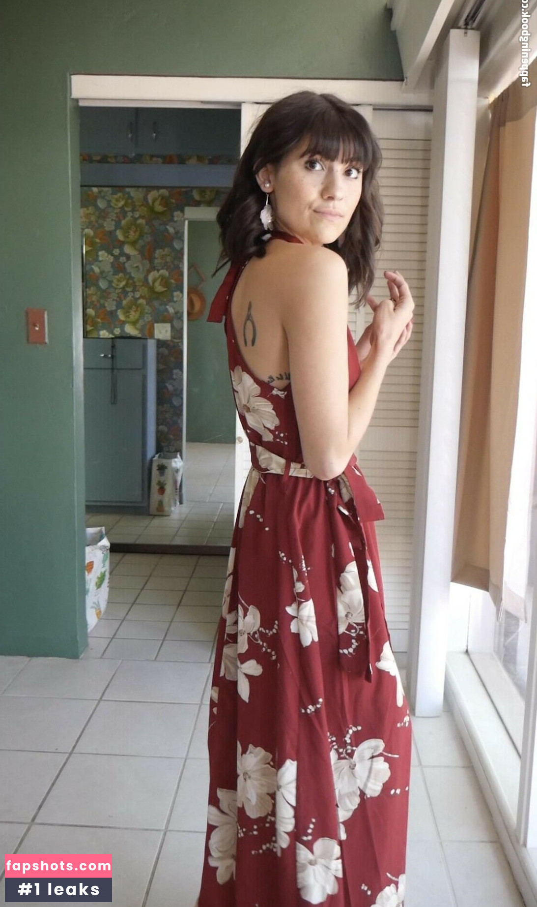 alicenocountry gallery photo #15