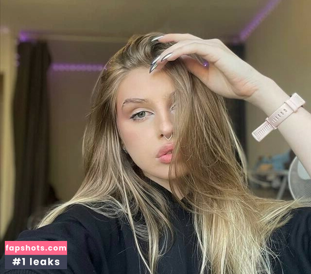 Aliceparis69 gallery photo #3