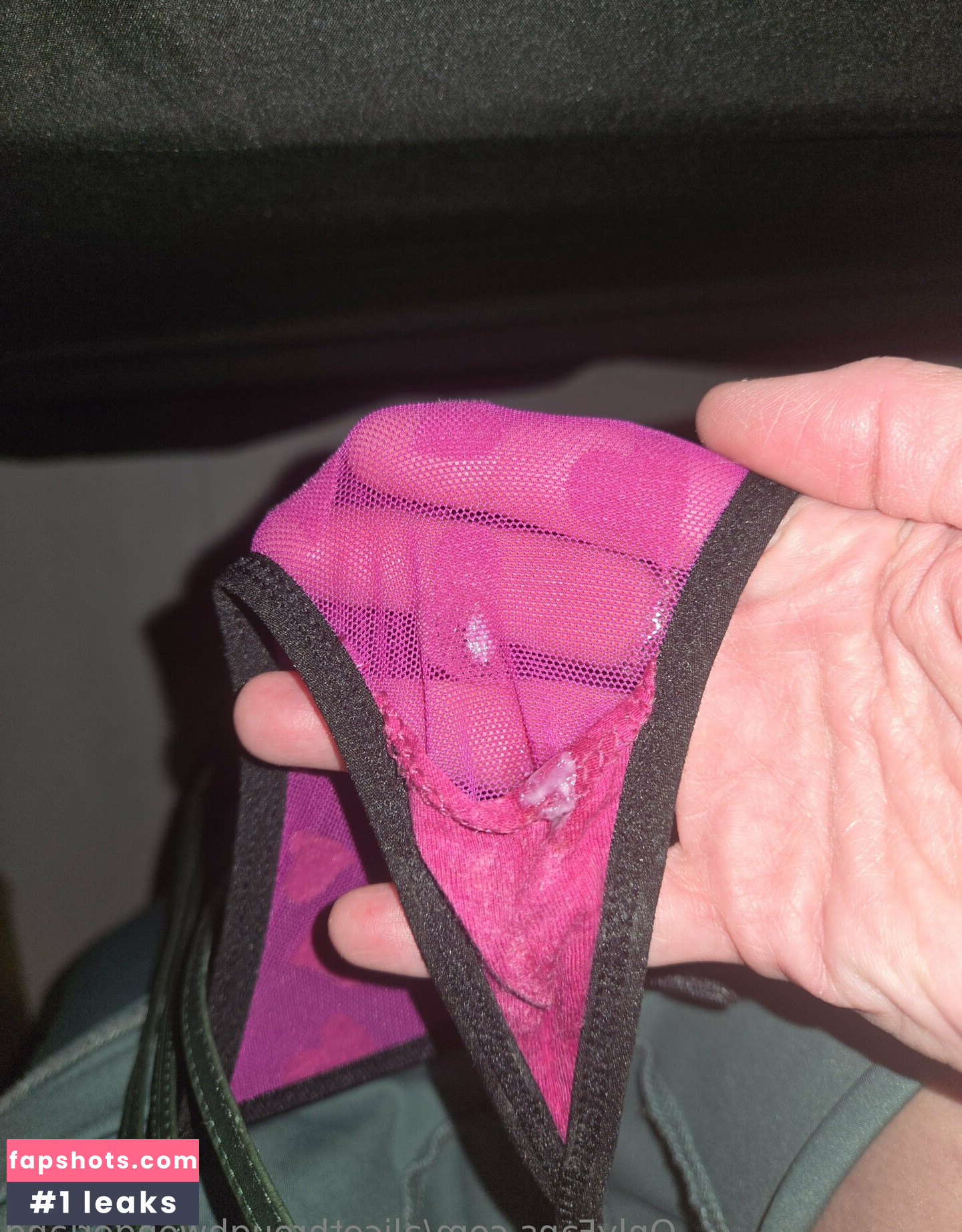 alicethroughwonderland nude babe gallery