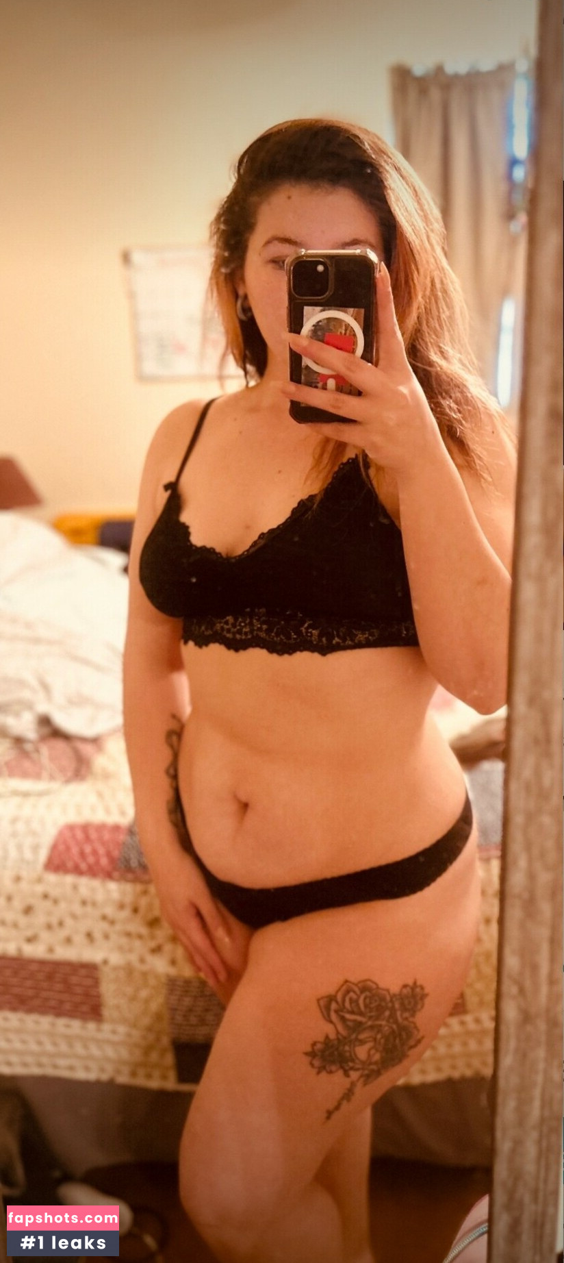 Alicia Ahlman nude babe gallery