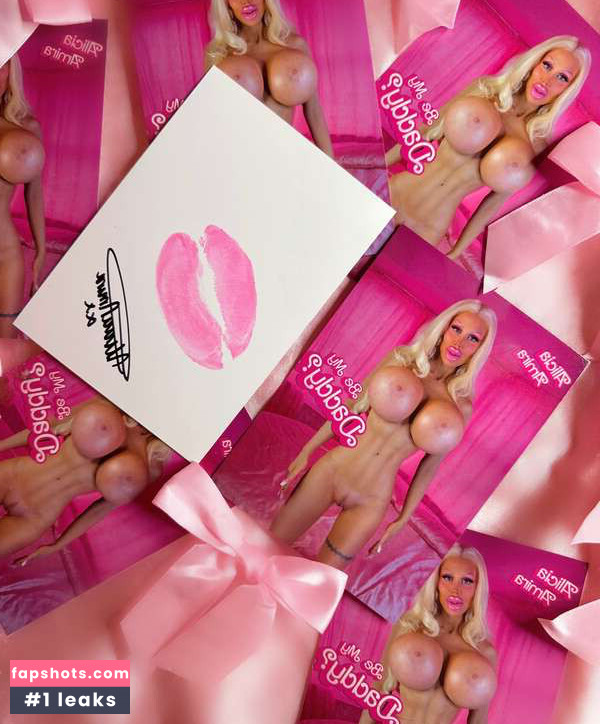 Alicia Amira gallery photo #13