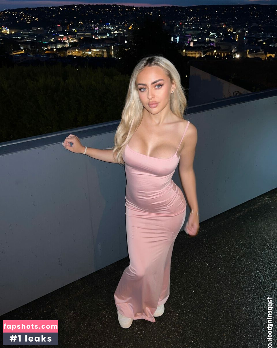 Alicia Bell gallery photo #5