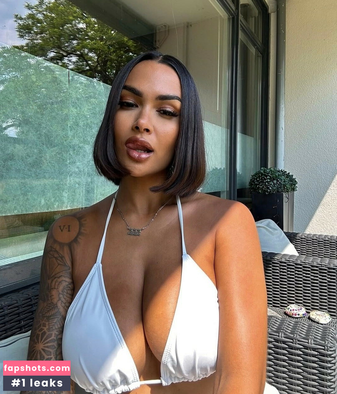 Alicia Bonora gallery photo #9