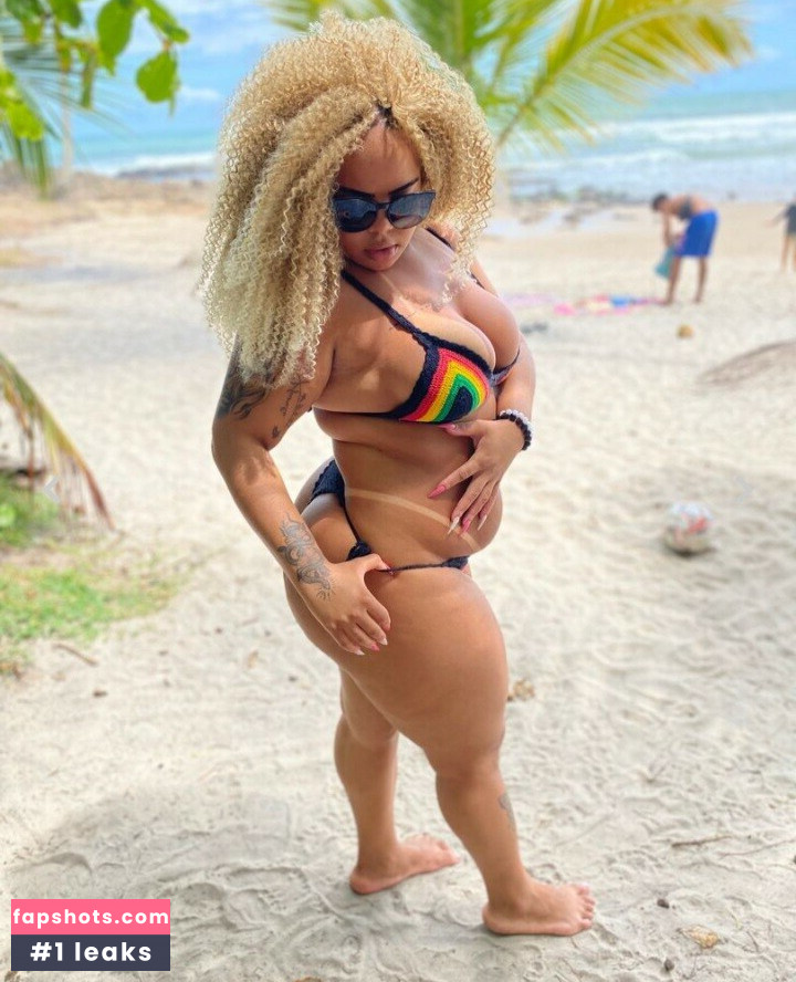 Alicia Carvalho gallery photo #13