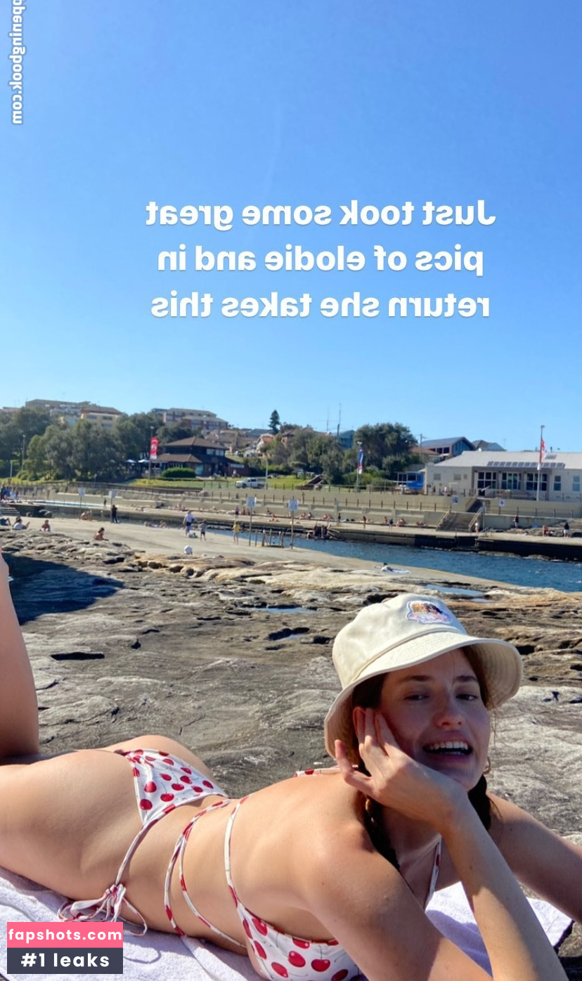 Alicia Davis gallery photo #9