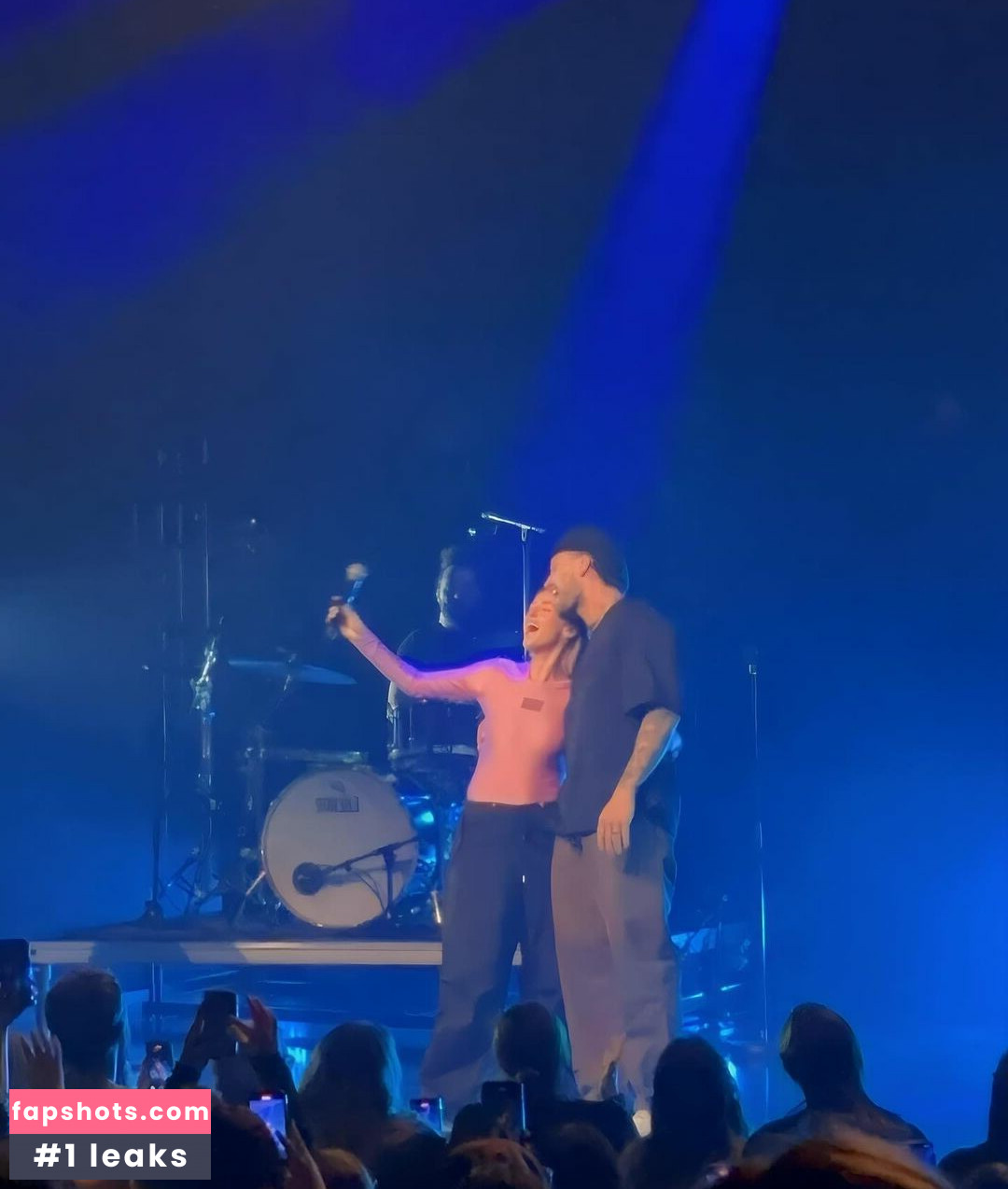 Alicia Laroche gallery photo #20