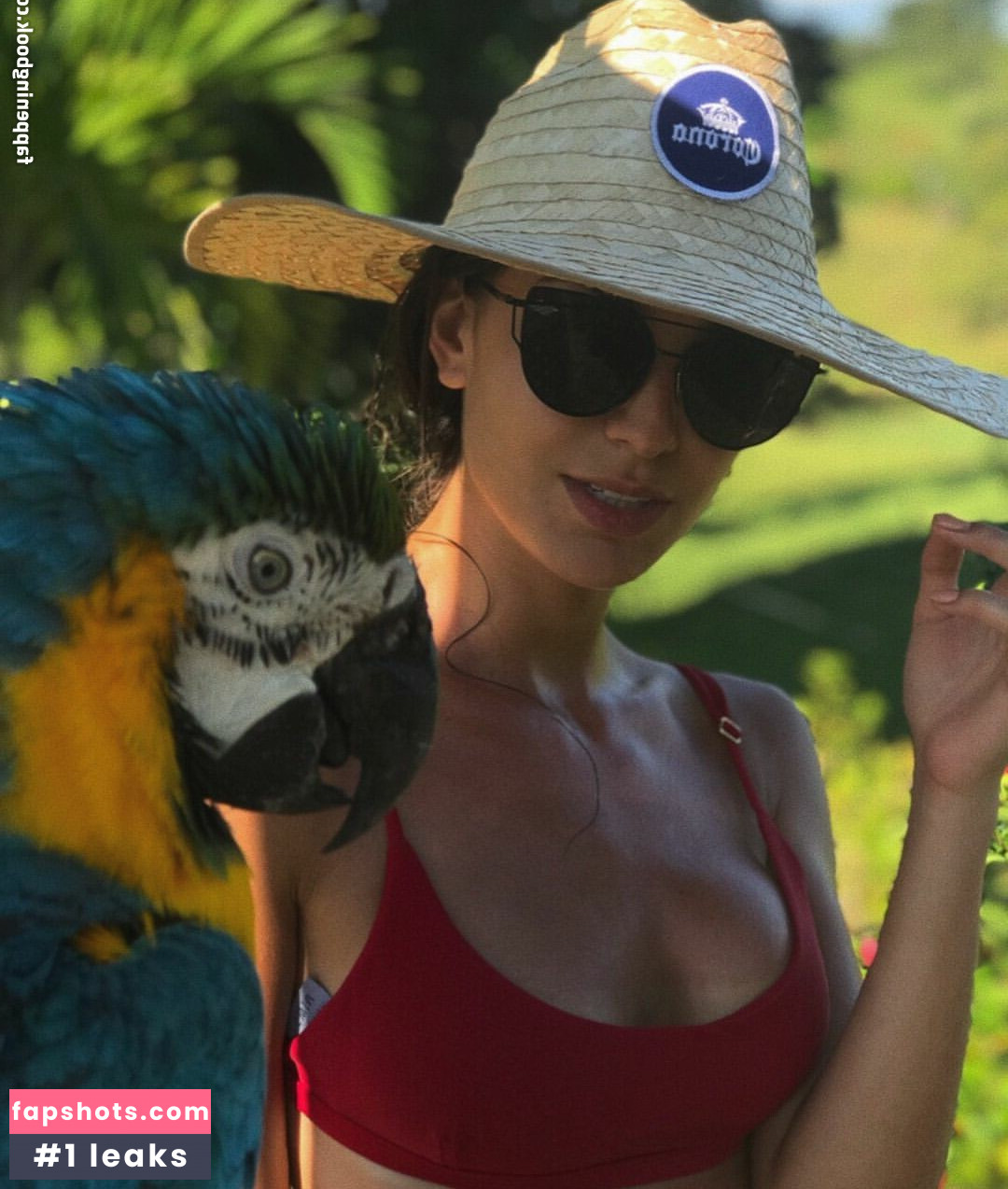 Alicia Londoño nude babe gallery