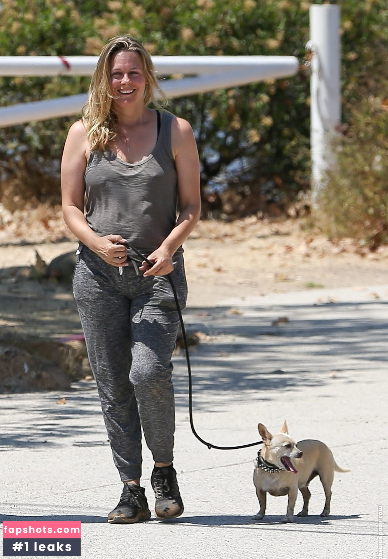 Alicia Silverstone gallery photo #108