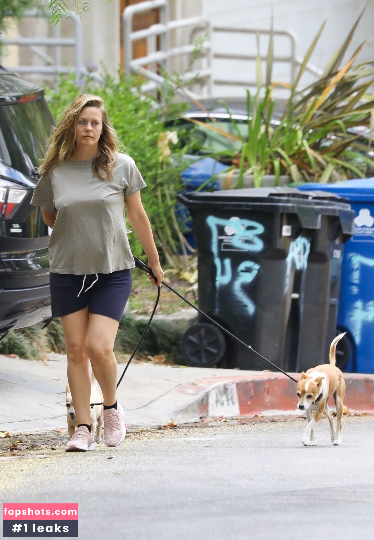 Alicia Silverstone gallery photo #121