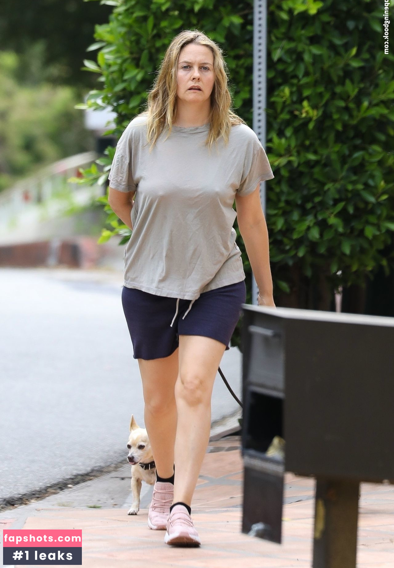 Alicia Silverstone gallery photo #124