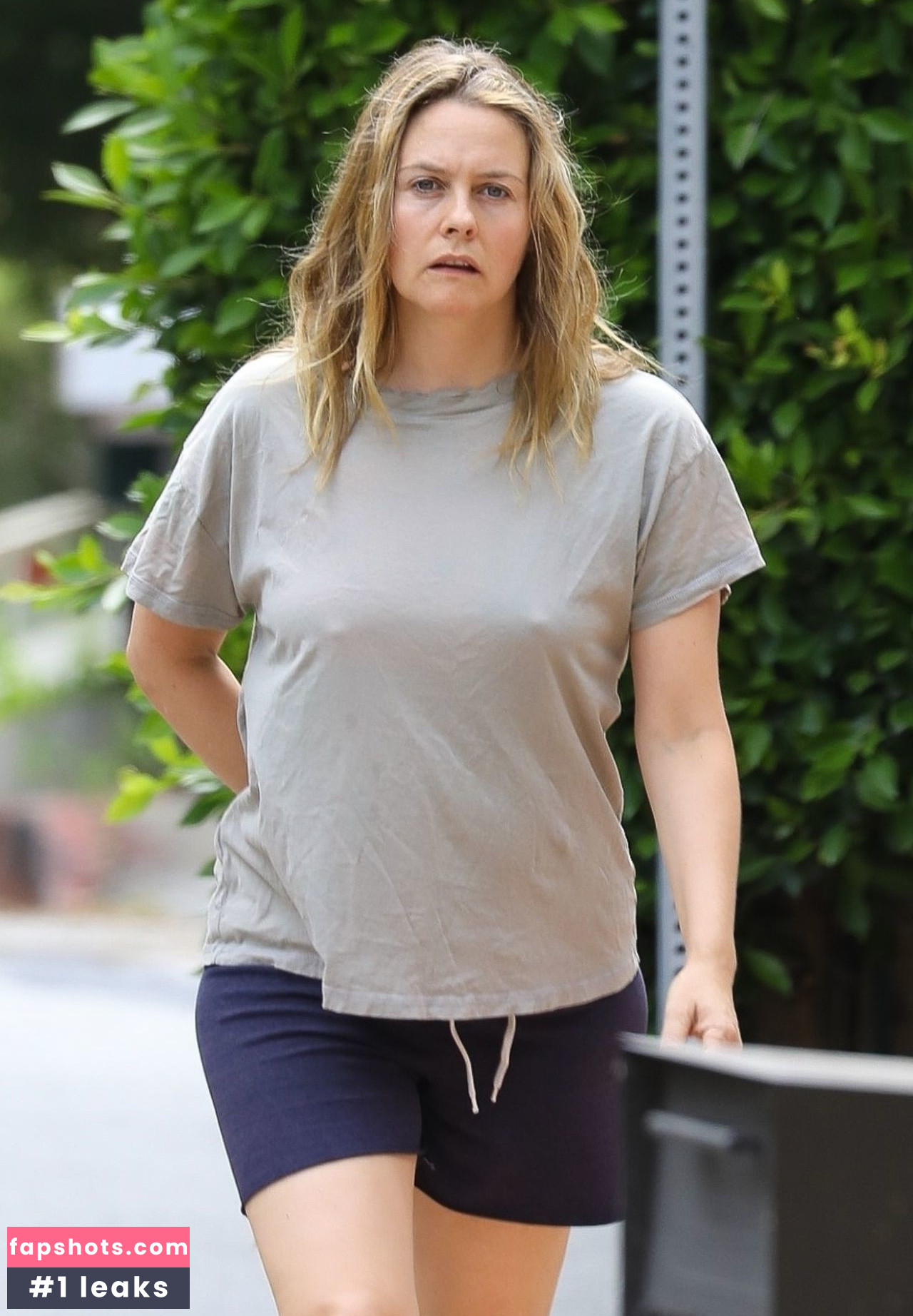 Alicia Silverstone gallery photo #127