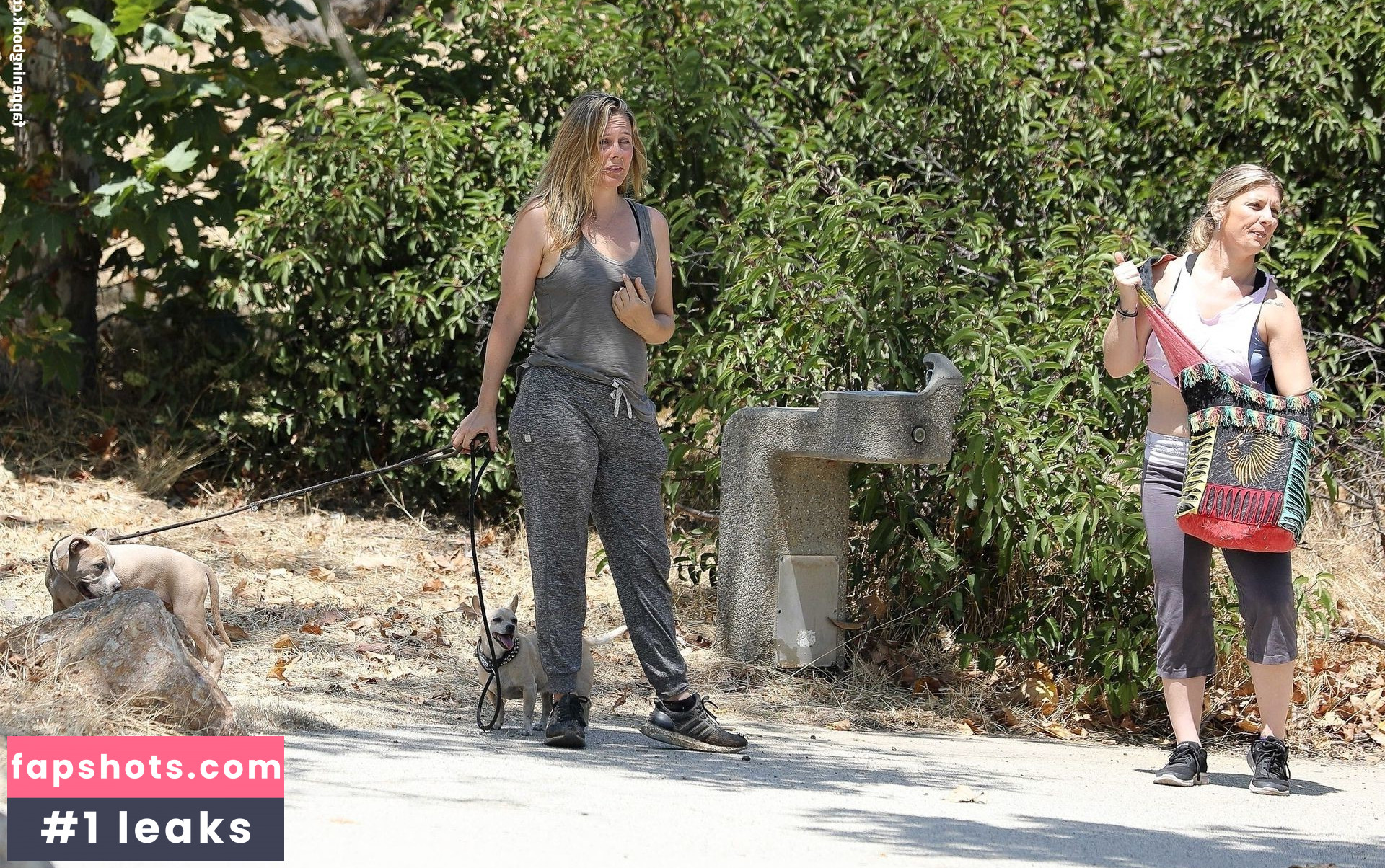 Alicia Silverstone gallery photo #84