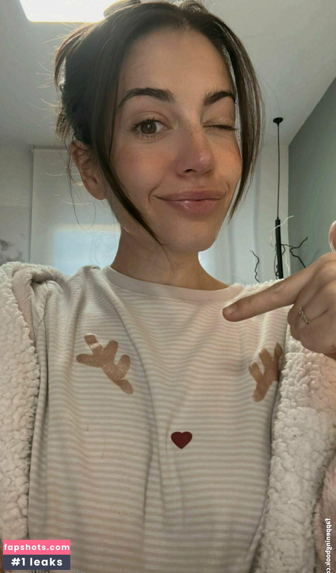 Alicia Williams gallery photo #7