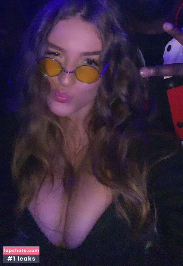 Alida Moya gallery photo #13