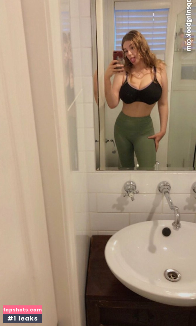 Alida Moya gallery photo #35