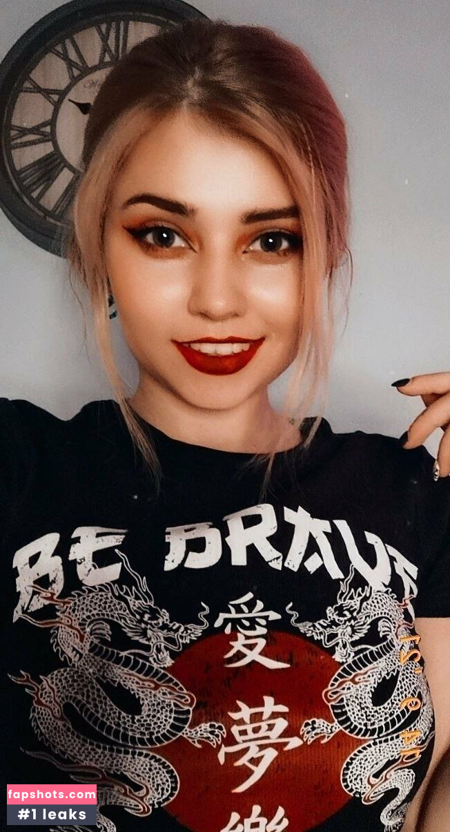 Alie Smith gallery photo #29