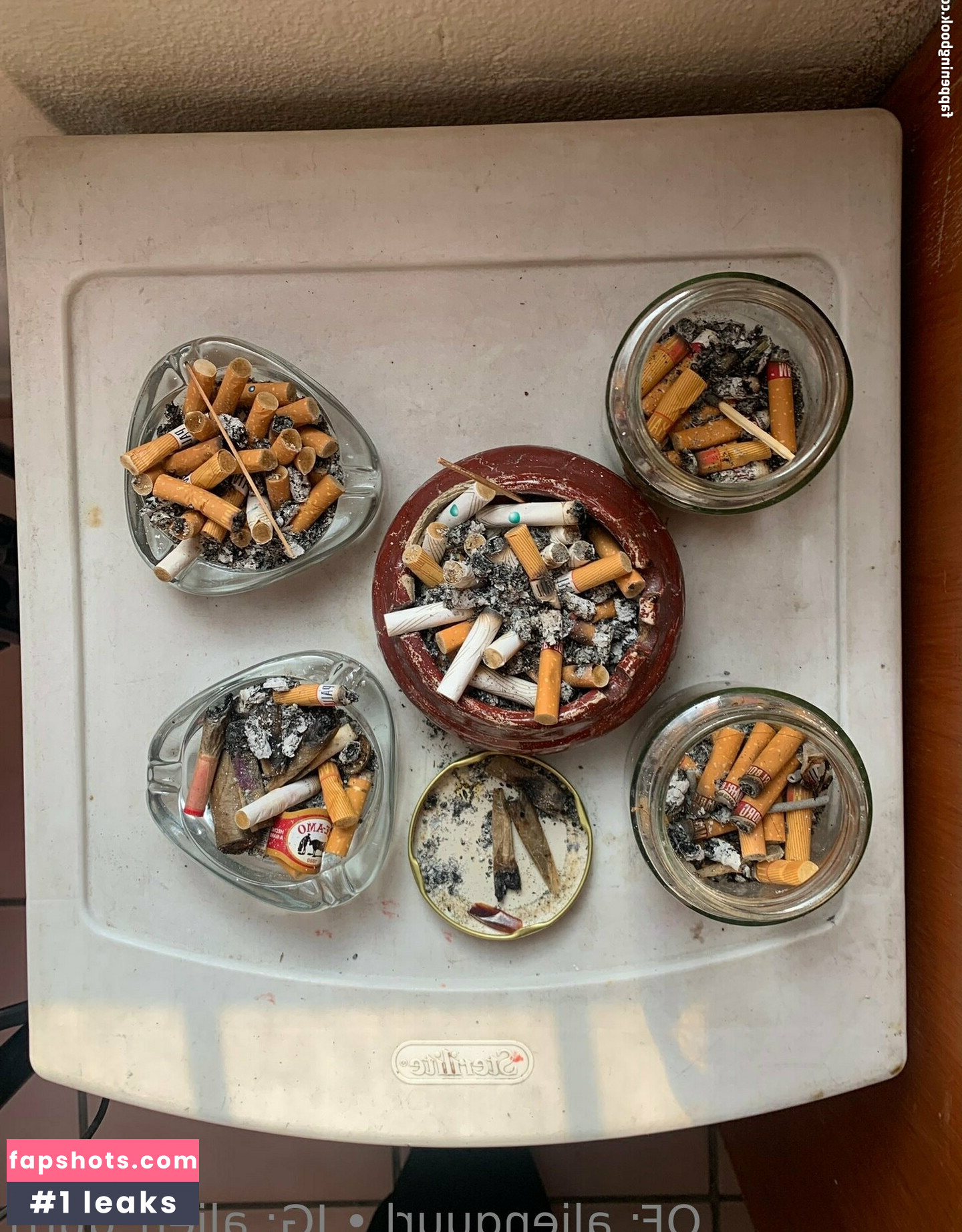 alienguurl gallery photo #2