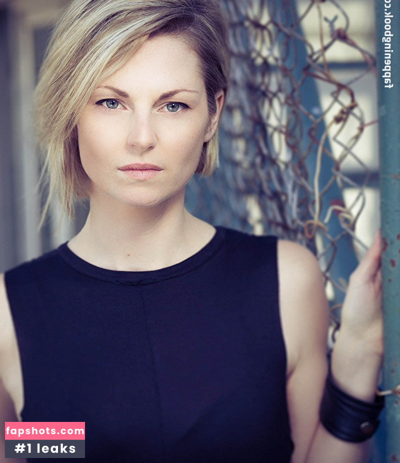 Alika Autran gallery photo #3