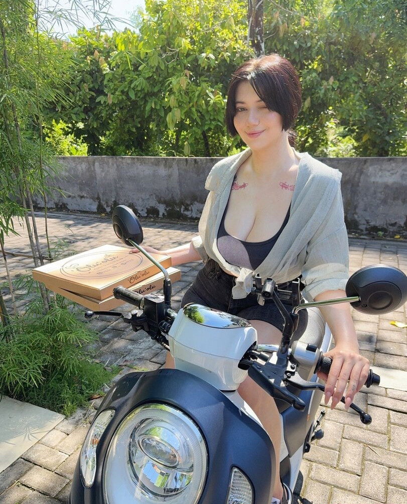 alina-becker-7 Nude Leaks OnlyFans Photos #1518 - LeakJerk