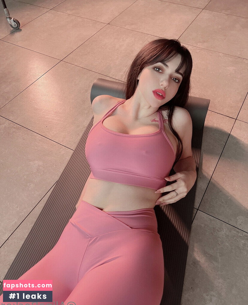 Alina Becker gallery photo #9117