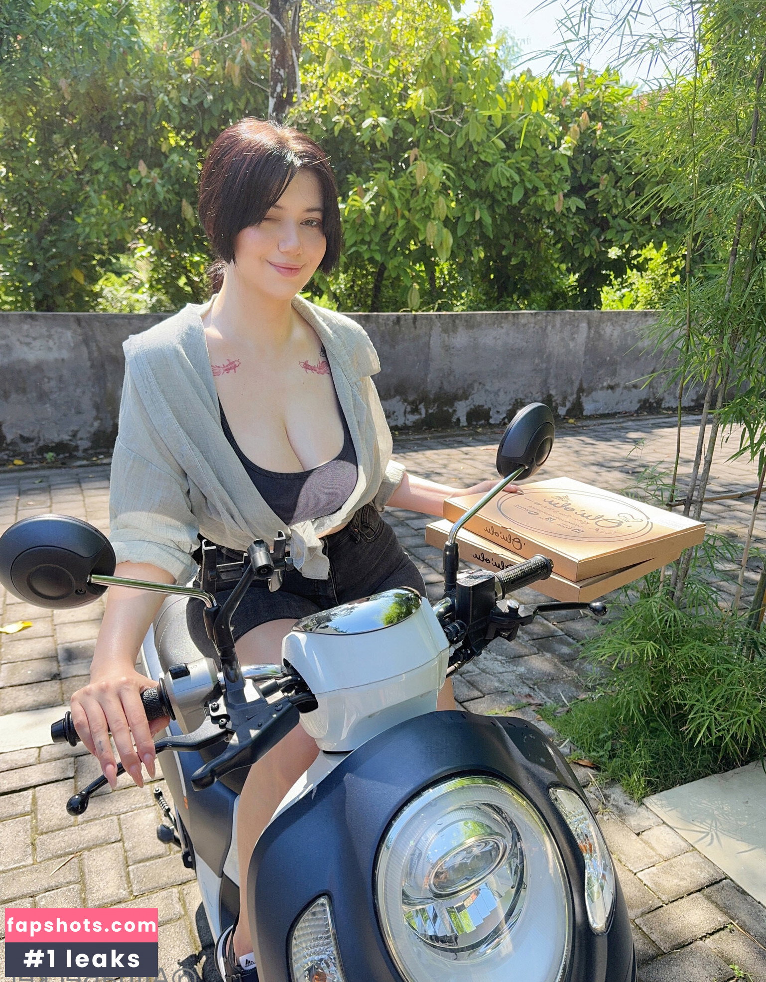Alina Becker gallery photo #4087