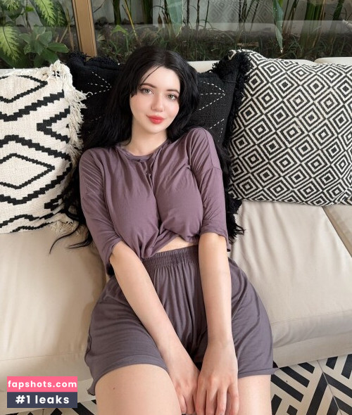 Alina Becker gallery photo #1026