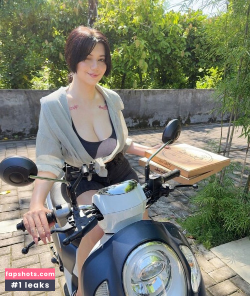 Alina Becker gallery photo #1733