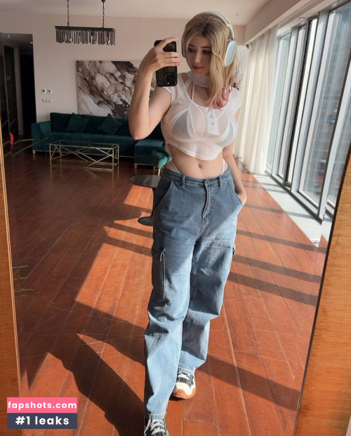 Alina Becker gallery photo #979