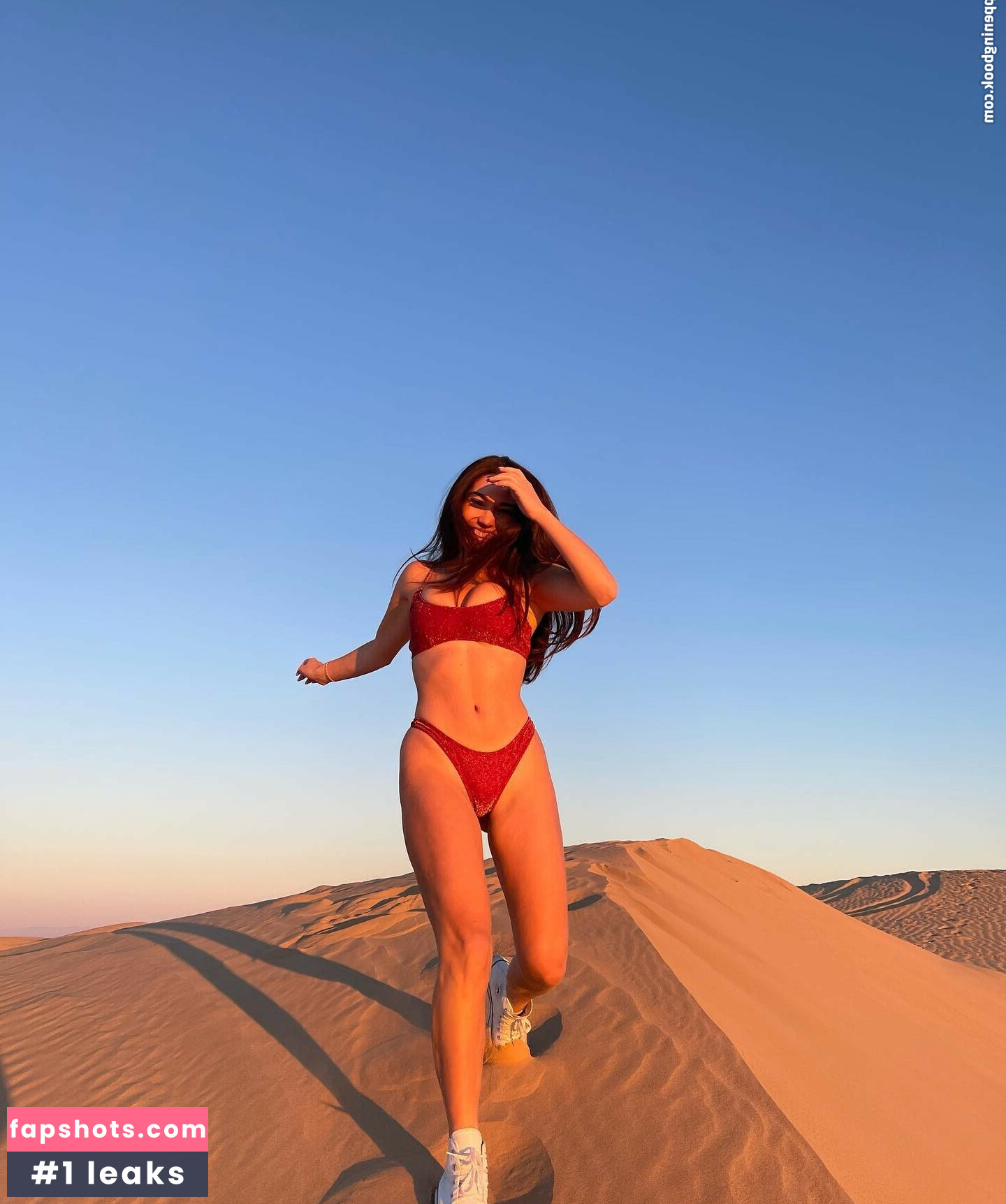 Alina Benun gallery photo #26