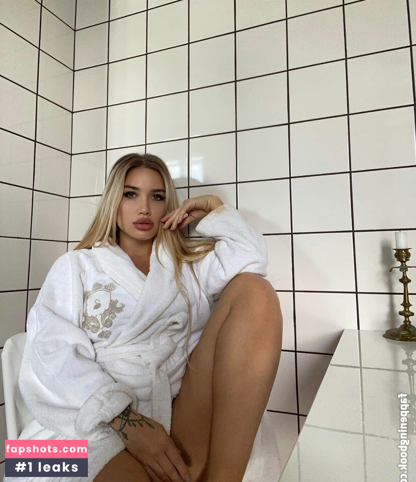 Alina Crijanovscaia gallery photo #4