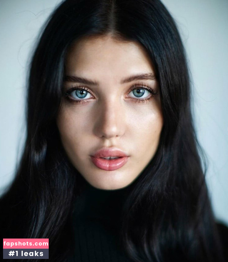 Alina Enero gallery photo #6