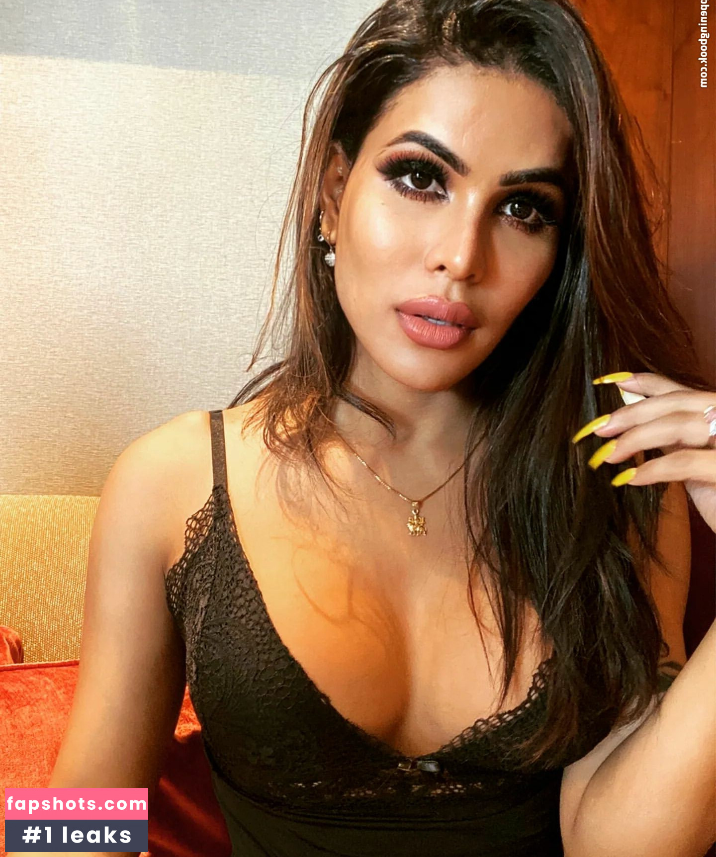 Alina Rai gallery photo #9