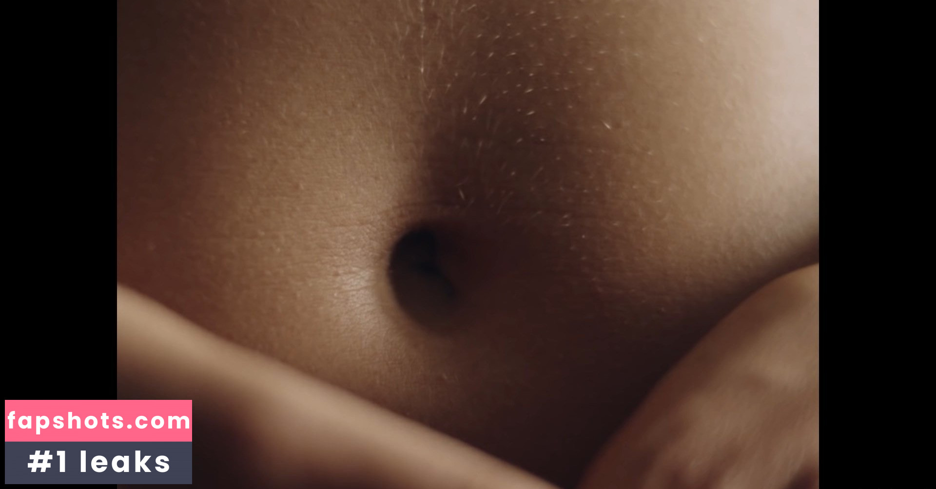 Alina Süggeler gallery photo #12