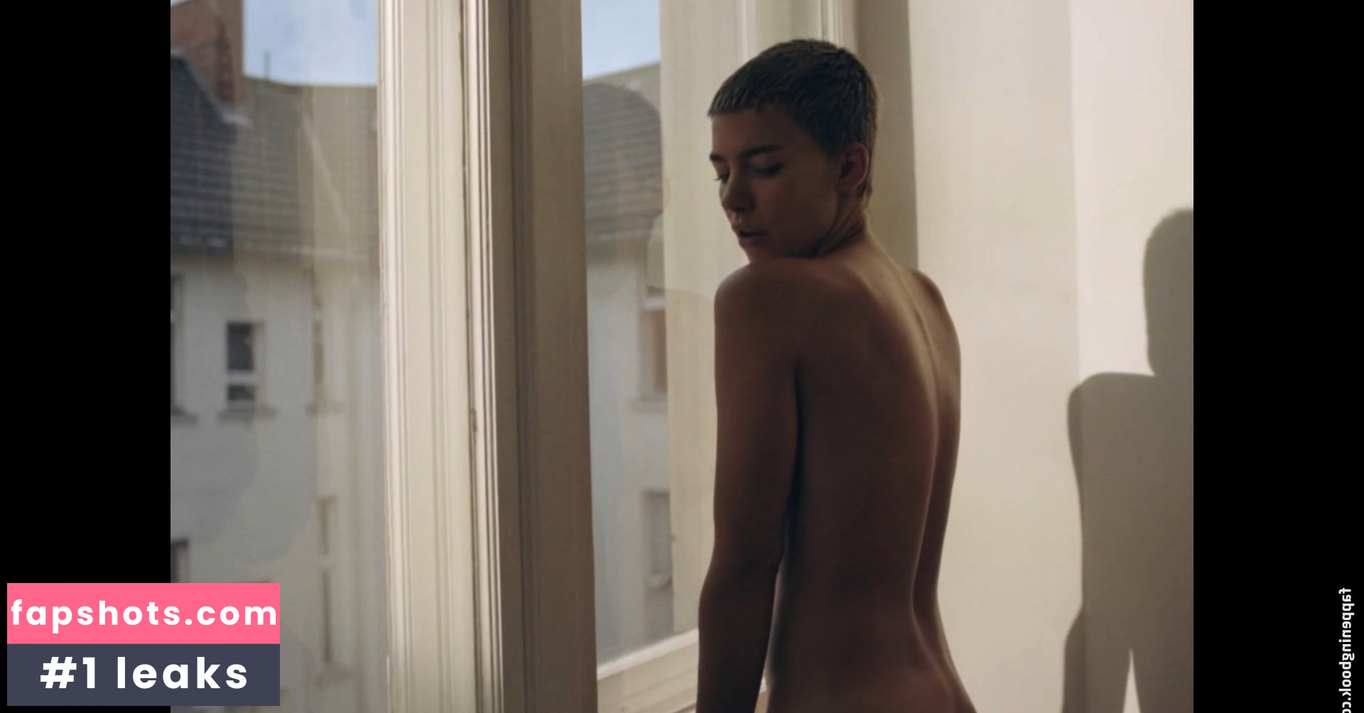 Alina Süggeler gallery photo #13