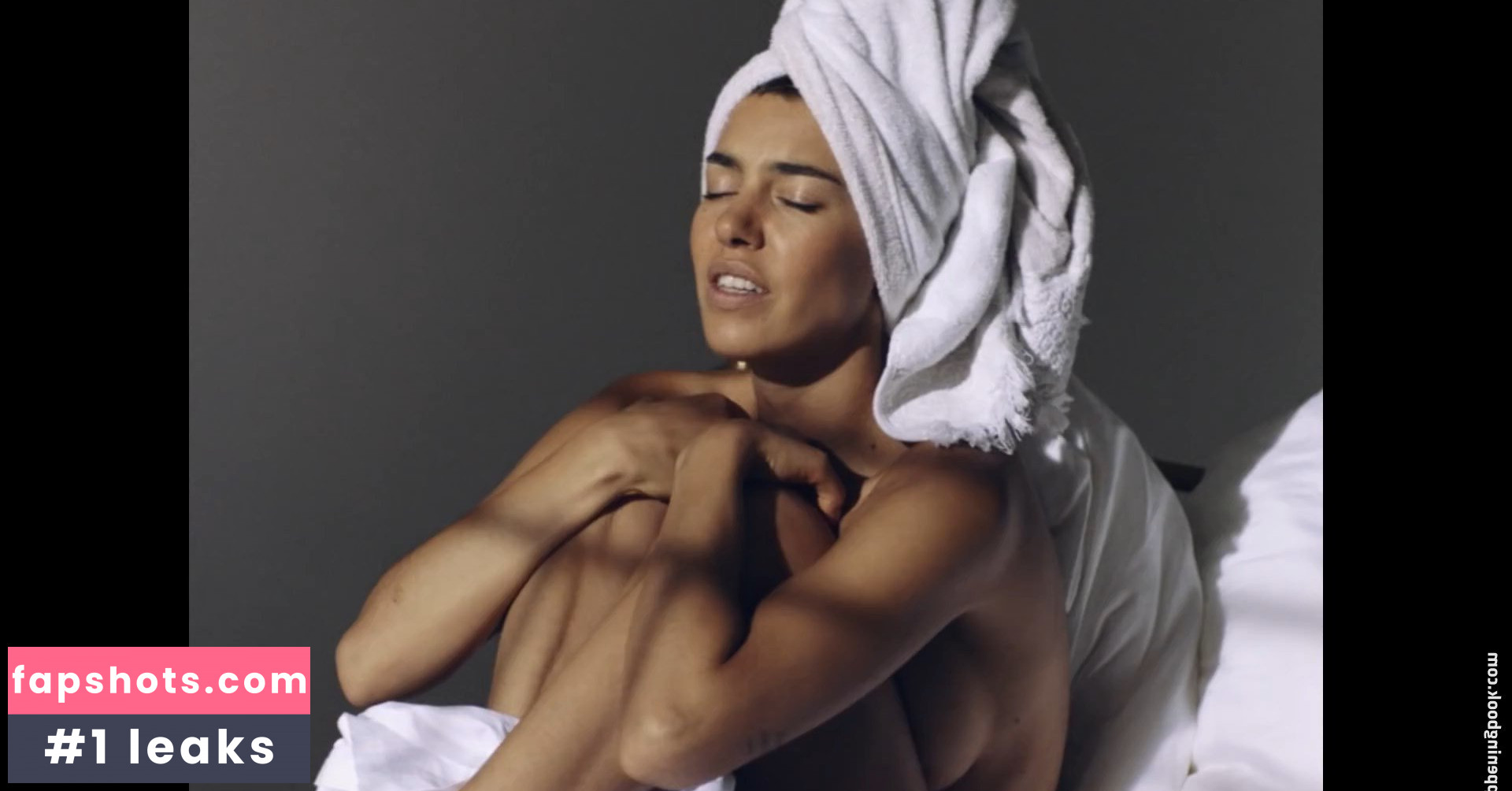 Alina Süggeler gallery photo #15