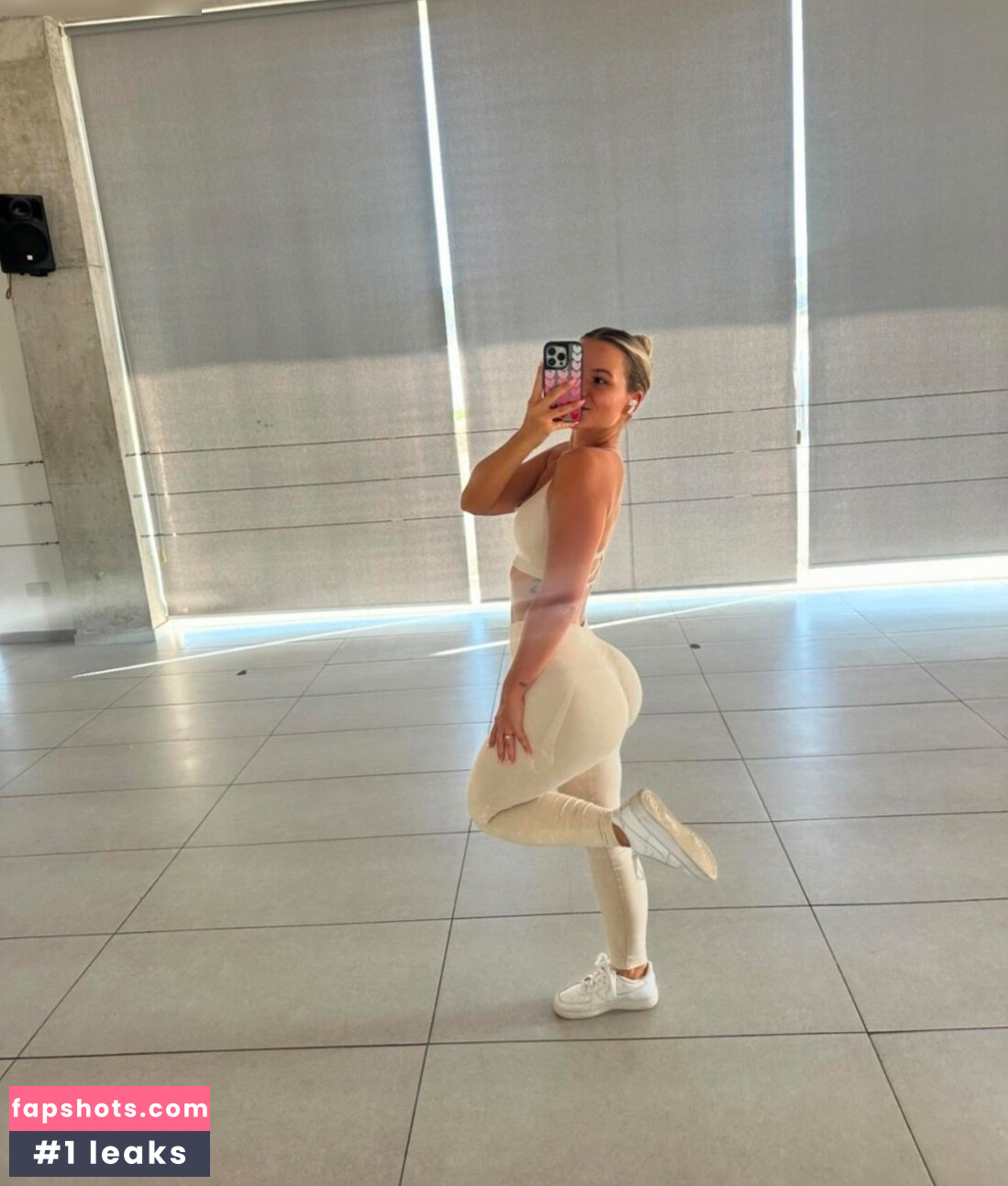 Alina Wachinger gallery photo #36