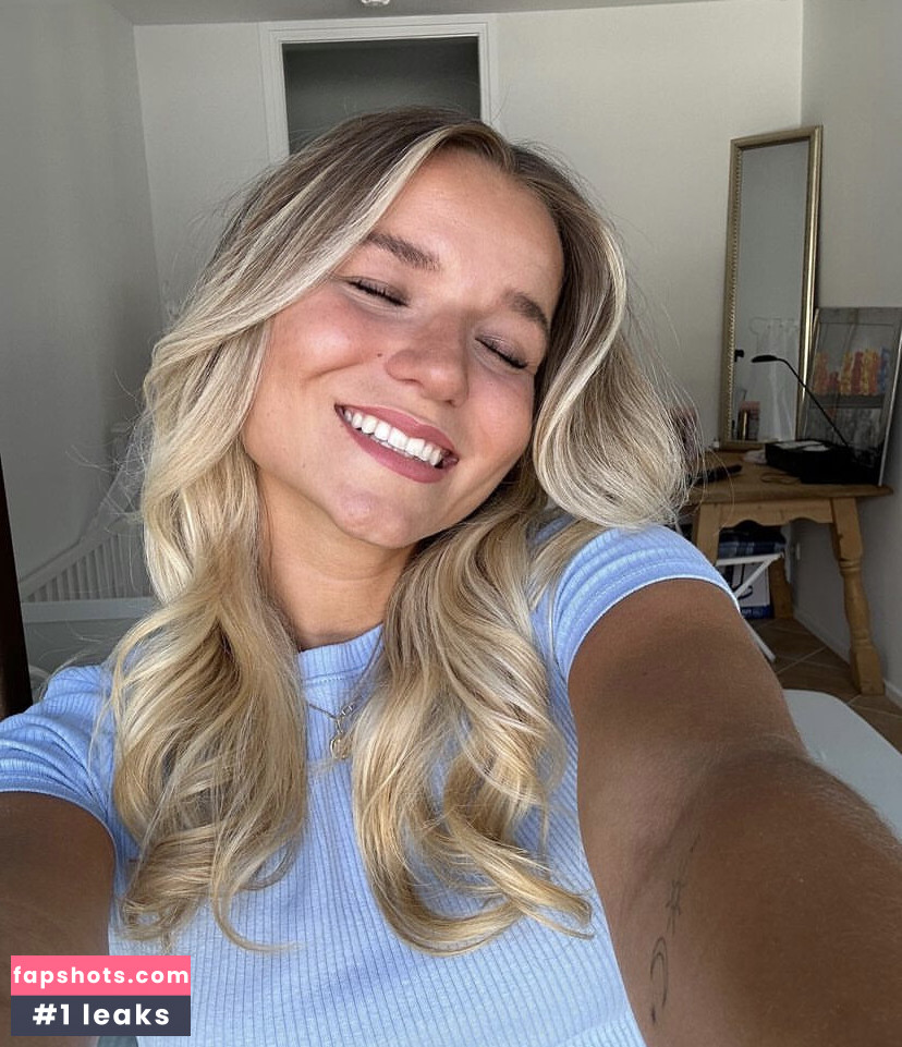 Alina Wachinger gallery photo #54