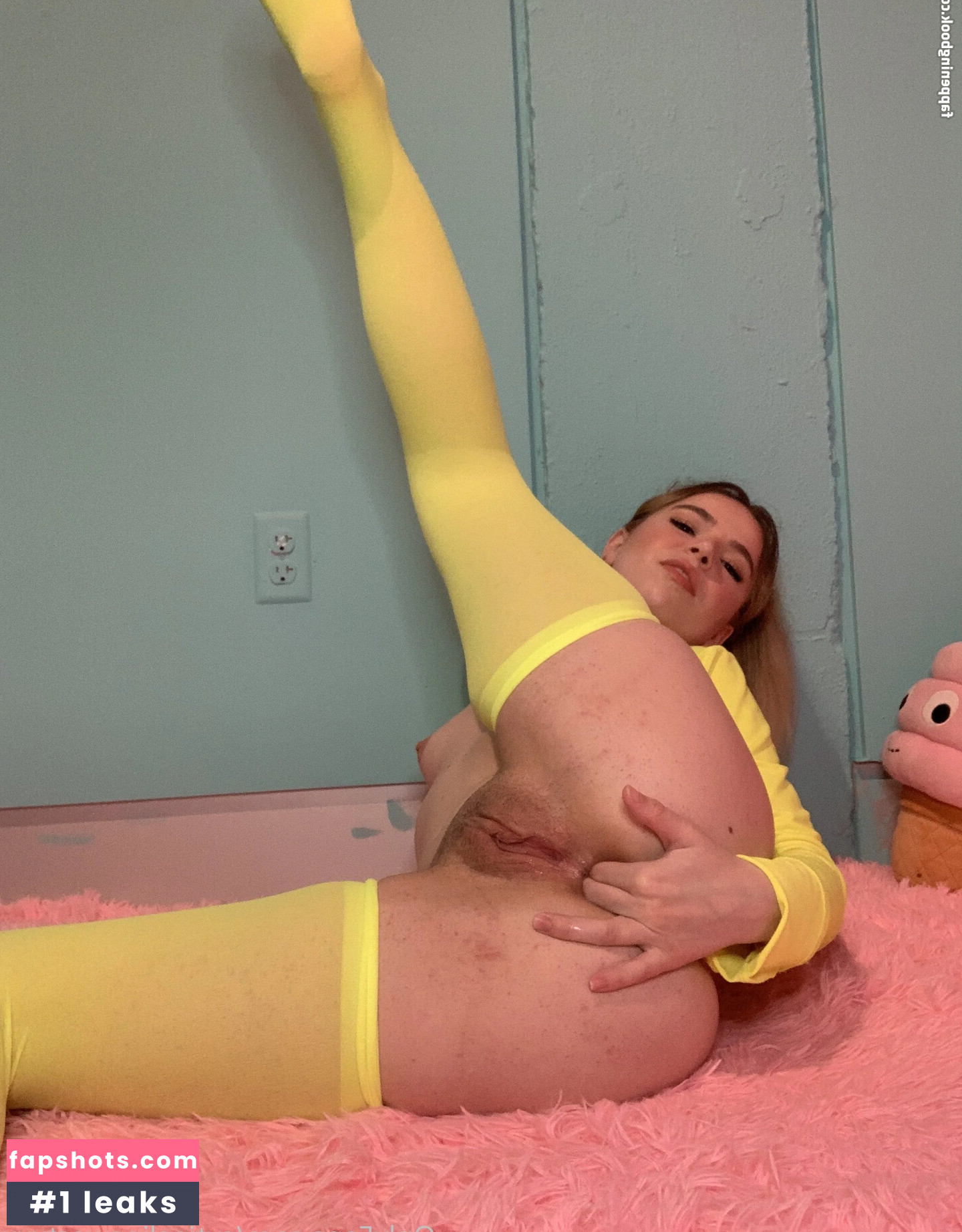 Alina West gallery photo #33