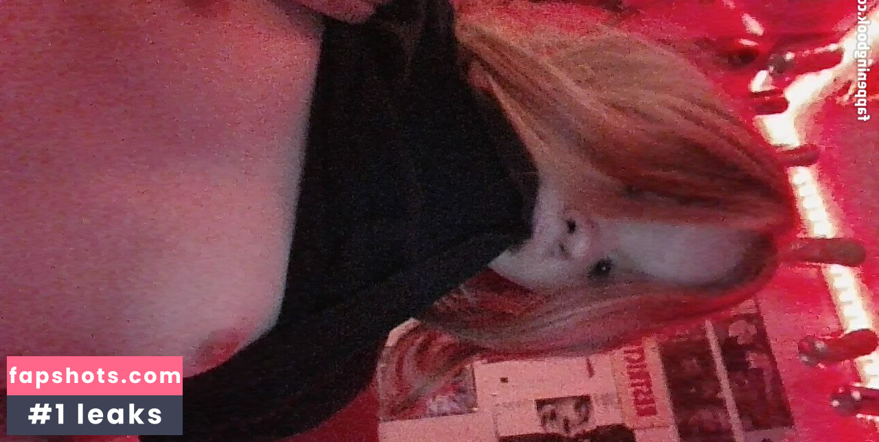 alinameliaxo nude babe gallery