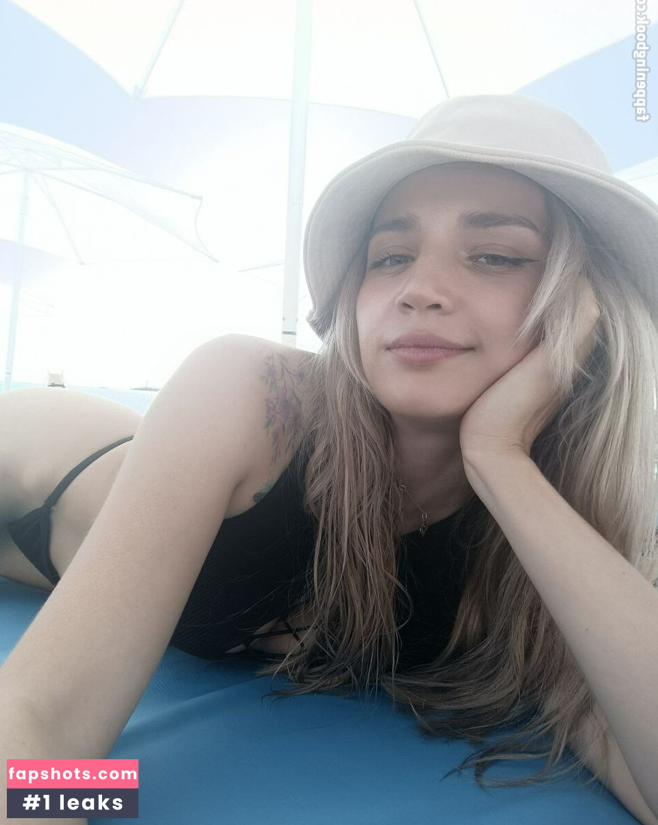 AlinaNaMeli gallery photo #3