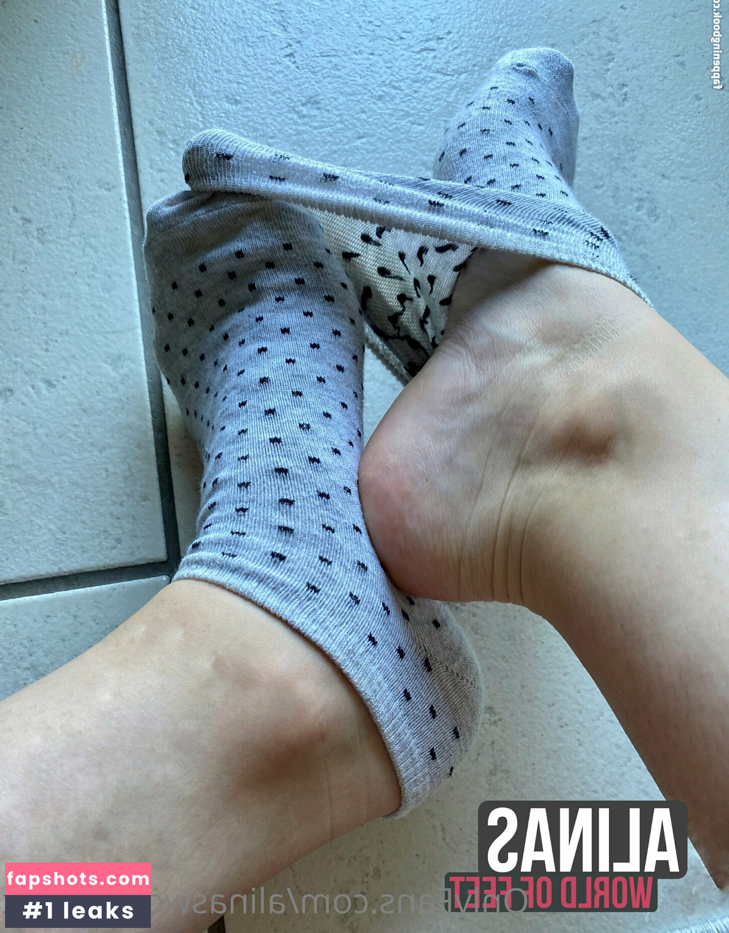 alinasworldoffeet gallery photo #21