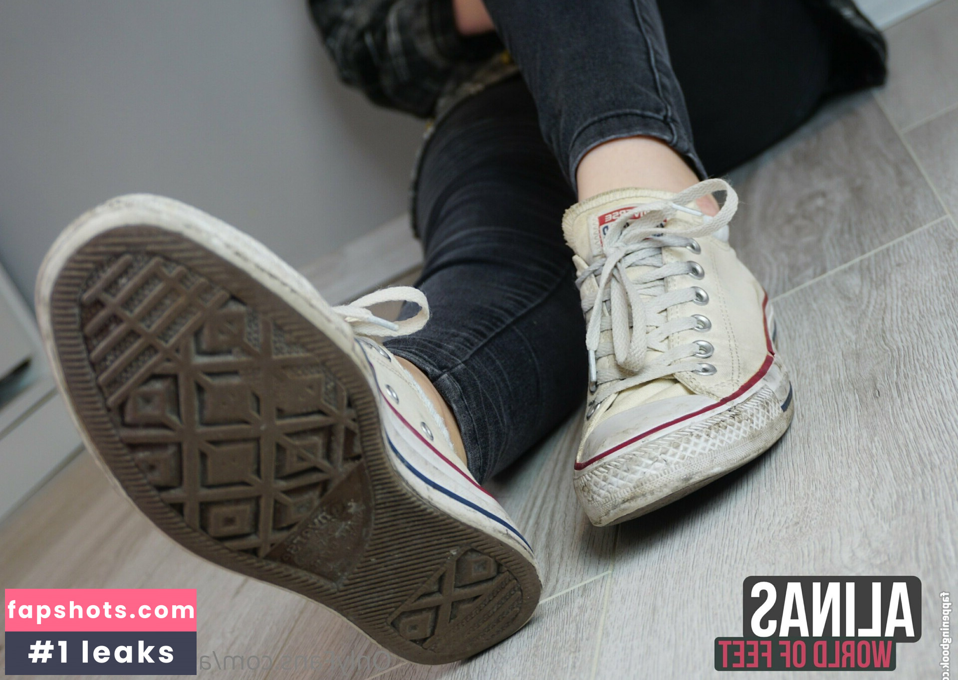 alinasworldoffeet gallery photo #5