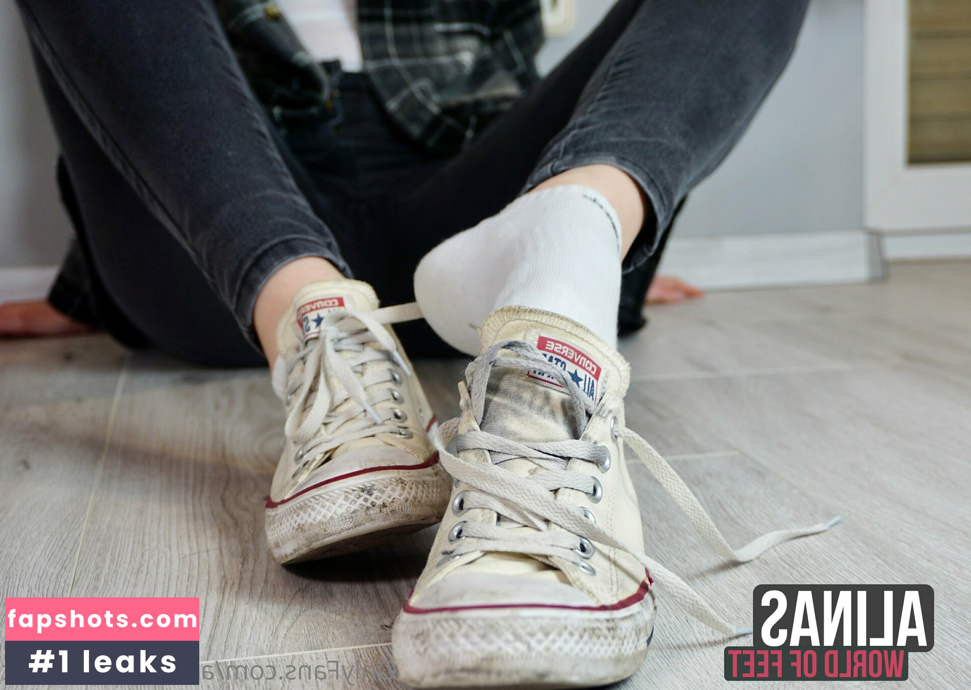 alinasworldoffeet gallery photo #9