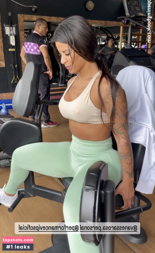 Aline Carvalho gallery photo #12