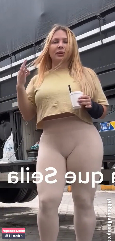 Aline Füchter Ouriques gallery photo #123