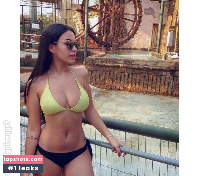 Aline Medeiros gallery photo #3