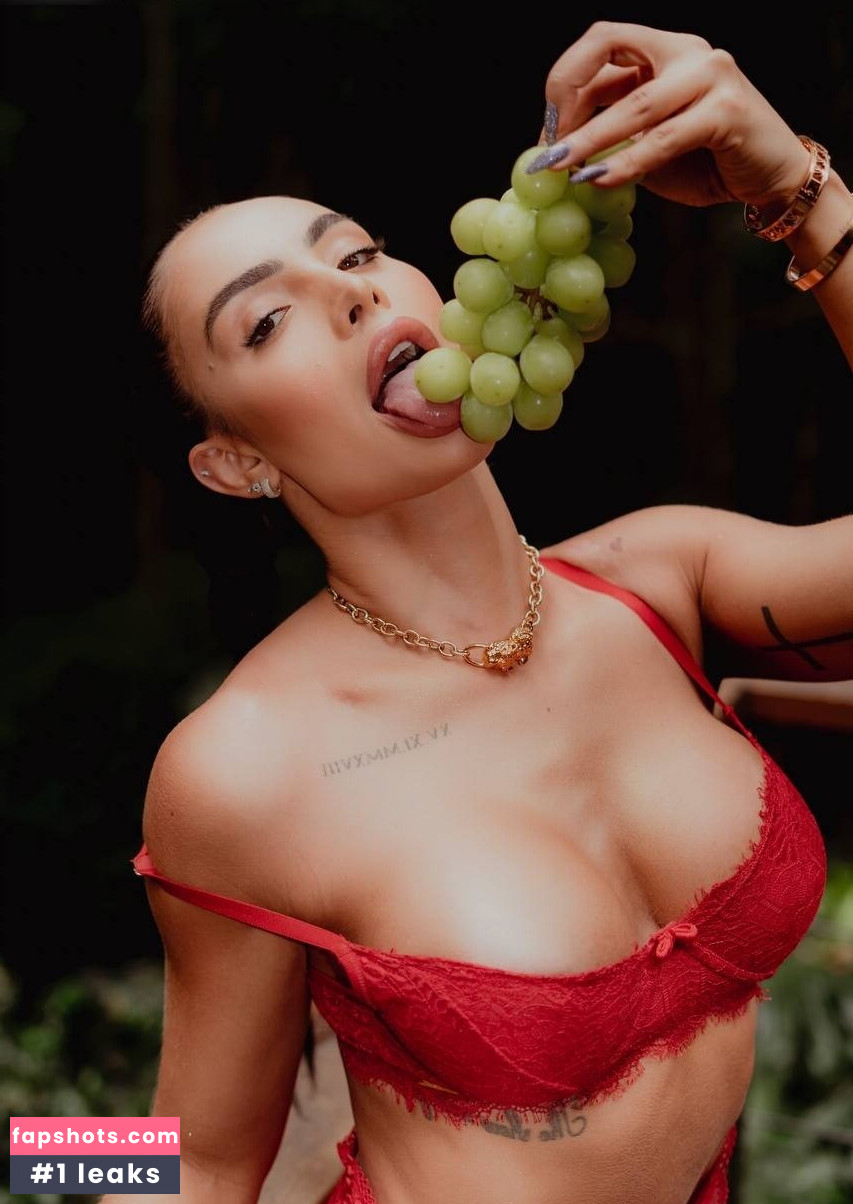 Aline Mineiro gallery photo #36